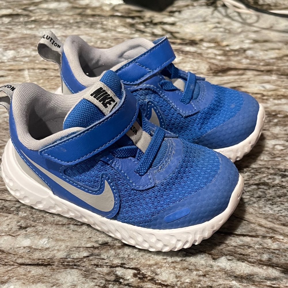 Nike Kids Royal Blue and White Sneakers